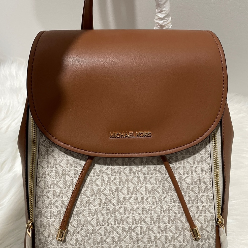 Michael Kors Phoebe Md Flap Drwstg Back Pack